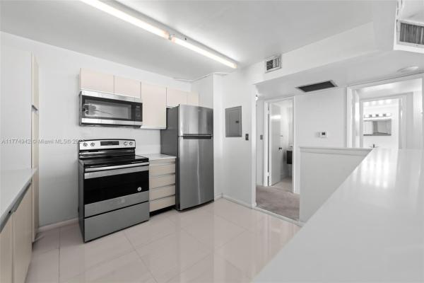 The Clipper At Biscayne Cove, 18151 NE 31st Ct #1911, Aventura, Florida 33160, image 3