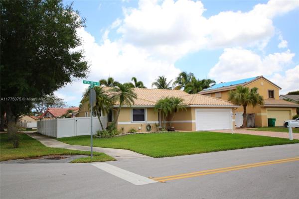 Waverly Hundred, 6302 Tweksbury Ter, Davie, Florida 33331, image 1