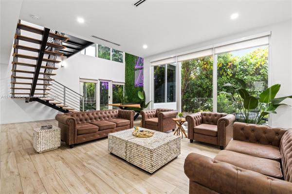 Neos, 1816 SW 23rd St, Miami, Florida 33145, image 1