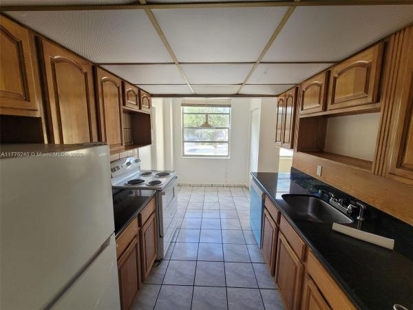 Three Seasons, 16400 NE 17th Ave #206, North Miami Beach, Florida 33162, image 1