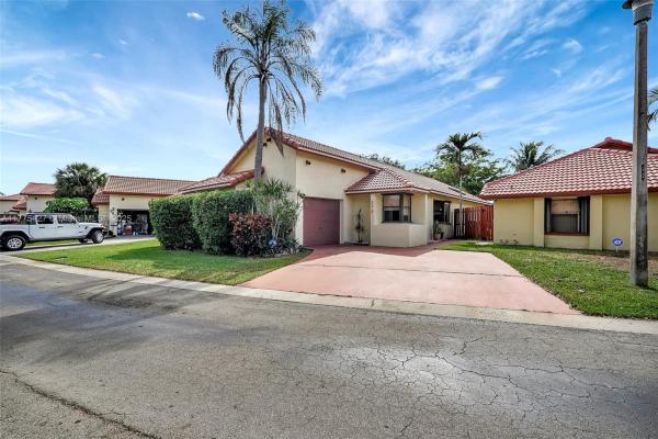 Pasadena Pool Homes At Pembroke Lakes South, 270 SW 113th Ter, Pembroke Pines, Florida 33025, image 1