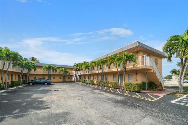 El Sol At Main Street, 4081 N Dixie Hwy #27, Oakland Park, Florida 33334, image 1