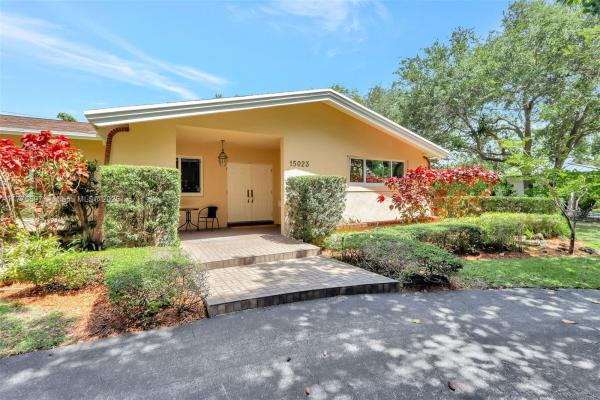Alan Grove Estates, 15023 SW 74th Pl, Palmetto Bay, Florida 33158, image 1