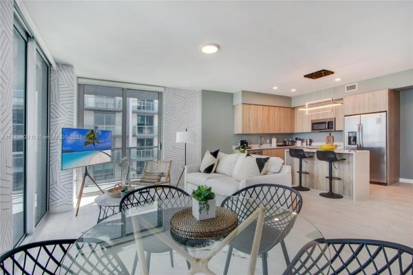 Quadro, 3900 Biscayne Blvd #N-1001, Miami, Florida 33137, image 1
