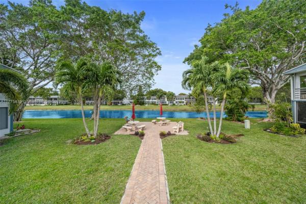 45 Islewood B #45, Deerfield Beach, Florida 33442, image 1