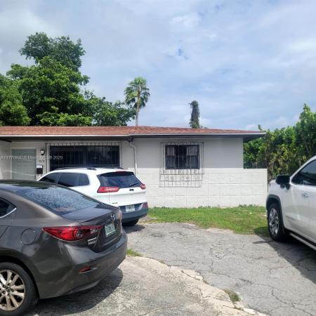 Irons Manor High Pine, 975 NE 135th St, North Miami, Florida 33161, image 1
