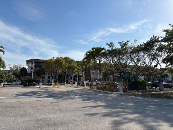 Inverwood Of Inverrary, 5550 NW 44th St #114B, Lauderhill, Florida 33319, image 1