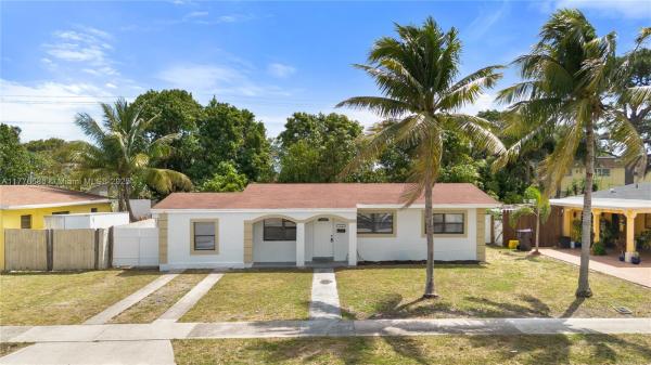Lake Osborne Park, 1124 S Ridge St, Lake Worth Beach, Florida 33460, image 1