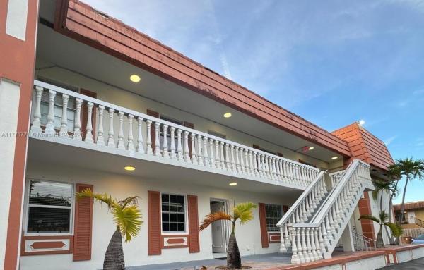 Crystal Greens North, 4321 NW 9th Ave #104, Deerfield Beach, Florida 33064, image 1