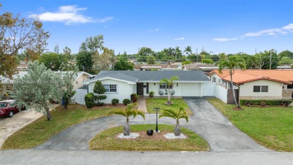 Boulevard Heights, 8820 NW 11th Ct, Pembroke Pines, Florida 33024, image 1