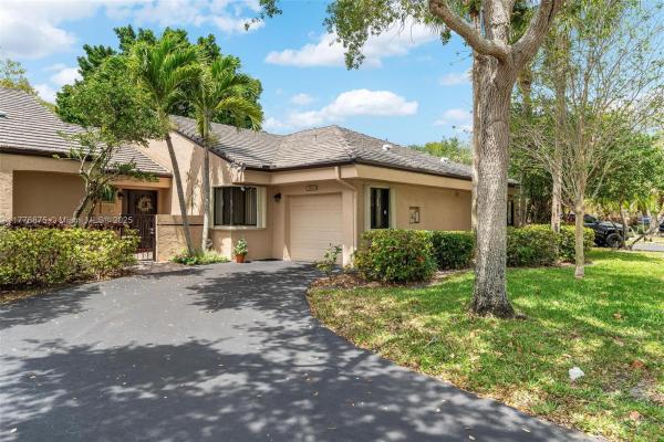 Chelsea At Jacaranda, 165 Chelsea Ln, Plantation, Florida 33324, image 1