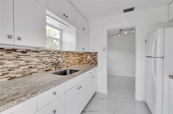 Hollywood Terrace, 2421 Garfield St, Hollywood, Florida 33020, image 2