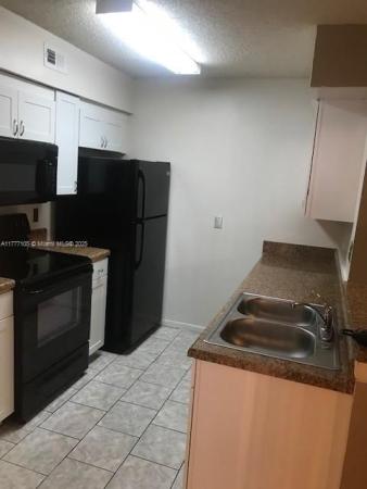 LakeView Club, 2850 N Oakland Forest Dr #103, Oakland Park, Florida 33309, image 3