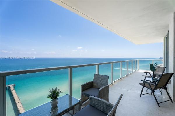 La Perla, 16699 Collins Ave #2502, Sunny Isles Beach, Florida 33160, image 1