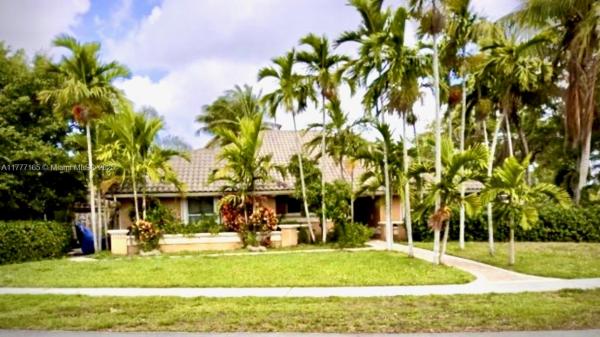 Jacaranda Cay, 10101 SW 5th St, Plantation, Florida 33324, image 1