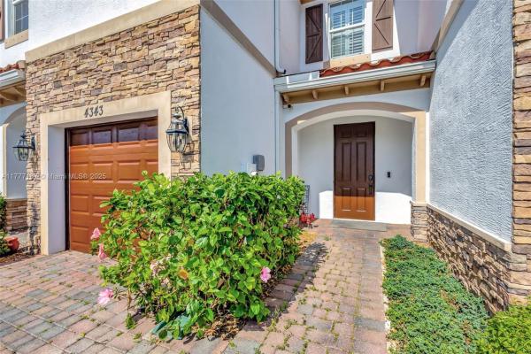 Charleston Commons, 4343 Chalmers Ln, West Palm Beach, Florida 33417, image 3