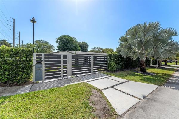 Royal Palm Harbor, 14401 SW 79th Ave, Palmetto Bay, Florida 33158, image 1