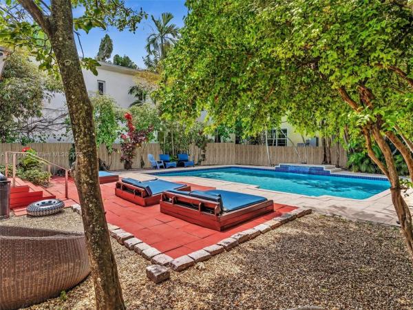 Lincoln, 1524 Euclid Ave, Miami Beach, Florida 33139, image 1