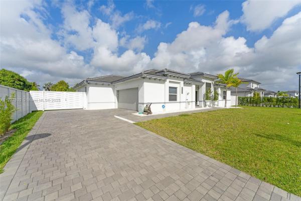 Verdana Landings, 21190 SW 127th Pl, Goulds, Florida 33177, image 3