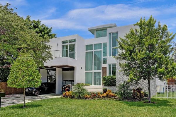 Tropical Isle Homes, 201 Buttonwood Dr, Key Biscayne, Florida 33149, image 1
