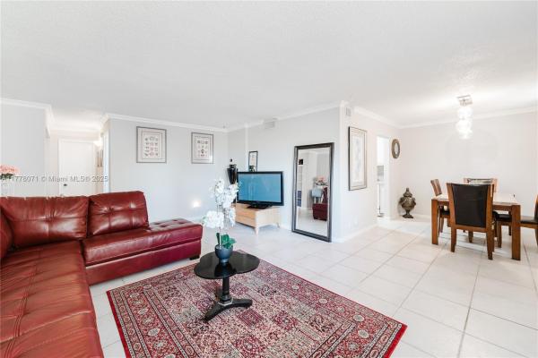 Telstar, 1811 Jefferson St #304, Hollywood, Florida 33020, image 1