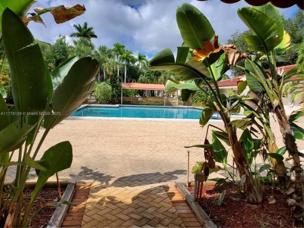 Inverwood Of Inverrary, 5550 NW 44th St #111B, Lauderhill, Florida 33319, image 1