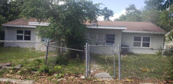 Green Oaks, 1425 NE 131st St, North Miami, Florida 33161, image 1