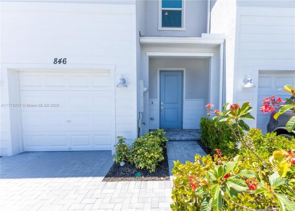 Veranda Landing, 846 SE Grovebush Ln, Port St. Lucie, Florida 34984, image 1