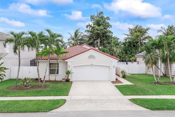 Brittany At Silver Lakes, 17522 NW 12th St, Pembroke Pines, Florida 33029, image 1