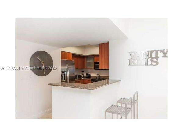 La Perla, 16699 Collins Ave #2406, Sunny Isles Beach, Florida 33160, image 3