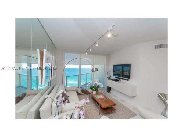 La Perla, 16699 Collins Ave #2406, Sunny Isles Beach, Florida 33160, image 2