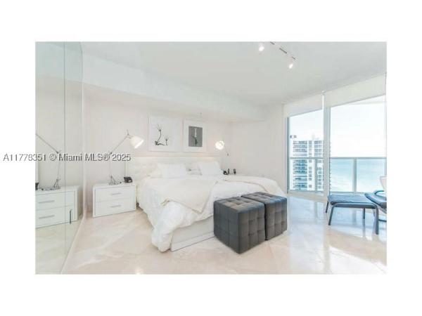 La Perla, 16699 Collins Ave #2406, Sunny Isles Beach, Florida 33160, image 2