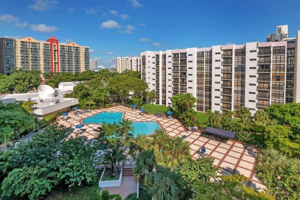 Plaza Of The Americas, 17021 N Bay Rd #322, Sunny Isles Beach, Florida 33160, image 1