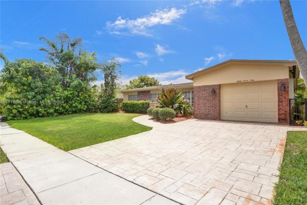 Pasadena Lakes, 8740 NW 19th St, Pembroke Pines, Florida 33024, image 1