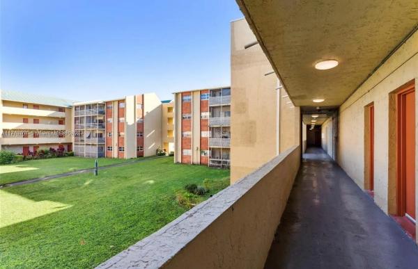 Royal Point, 3610 NW 21st St #305, Lauderdale Lakes, Florida 33311, image 1