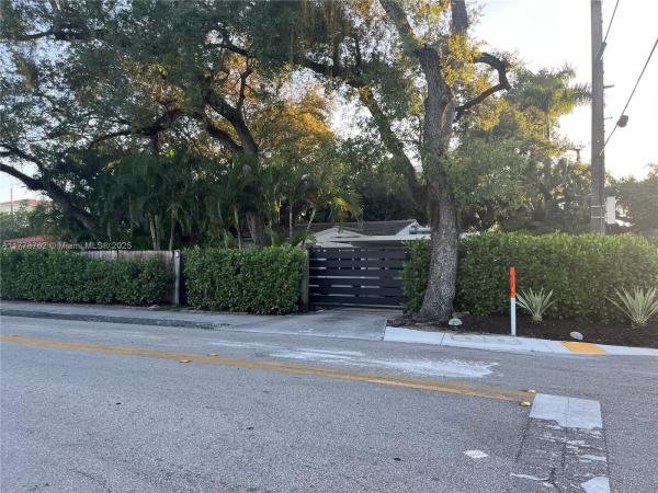 New Utopia, 701 sw SW 9th Ave, Fort Lauderdale, Florida 33315, image 1