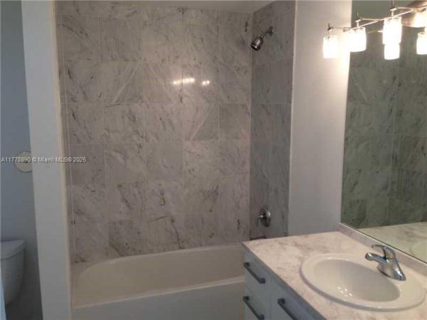 Vizcayne North, 244 Biscayne Blvd #250, Miami, Florida 33132, image 1