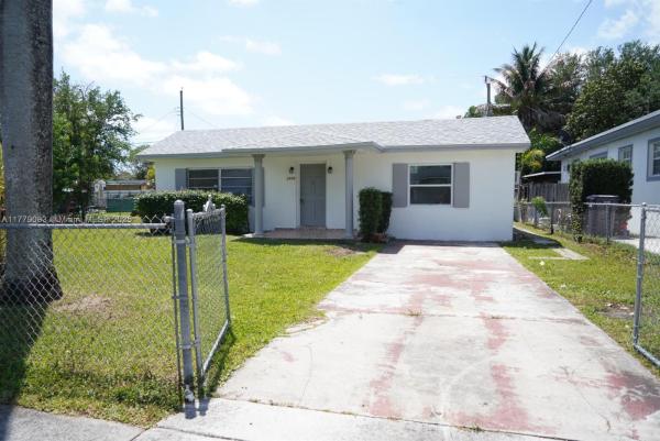 West Silver Crest, 1310 NW 102nd St, Pinewood, Florida 33147, image 3