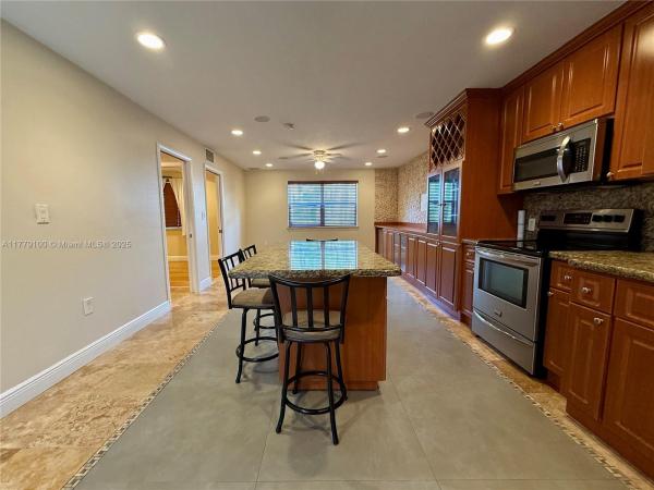 Village Homes & Condos At Palmetto Bay, 17255 SW 95th Ave #117, Palmetto Bay, Florida 33157, image 1