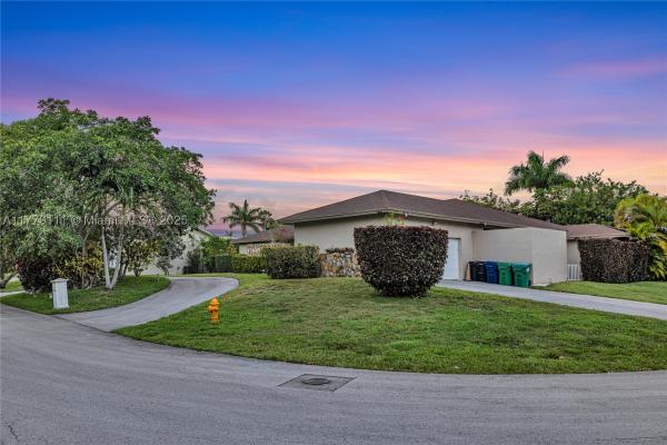 Old Cutler Villas West, 7801 SW 170th St, Palmetto Bay, Florida 33157, image 2