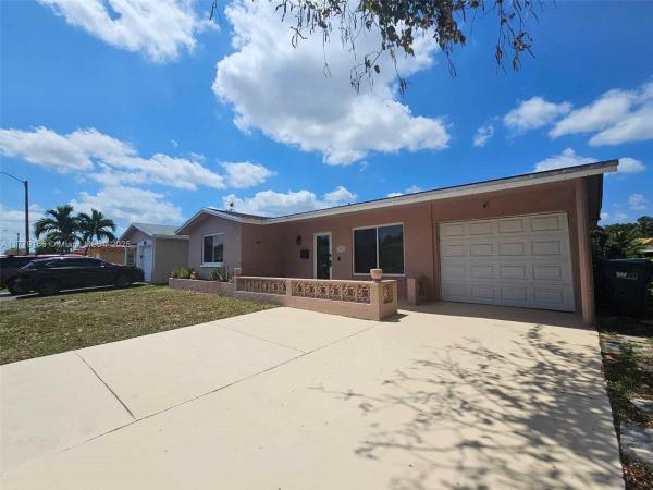 Mainlands Of Tamarac Lakes, 6001 NW 67th Ave, Tamarac, Florida 33321, image 1