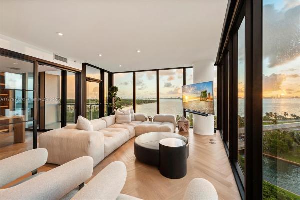 Blue On The Bay, 601 NE 36th St #1012, Miami, Florida 33137, image 3