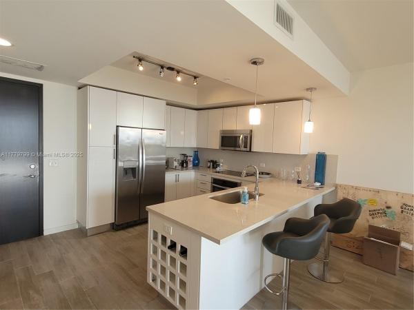 Nine At Mary Brickell Village, 999 SW 1st Ave #2213, Miami, Florida 33130, image 3