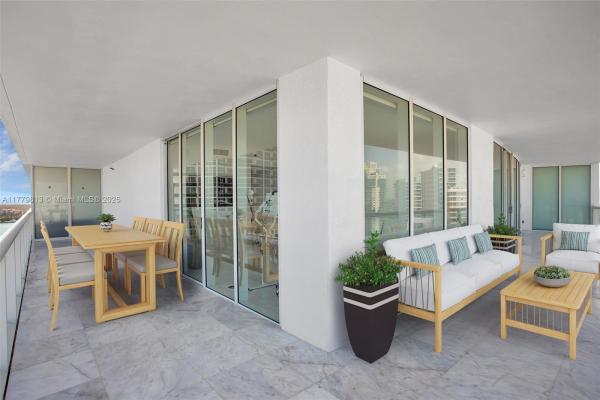 Icon South Beach, 450 Alton Rd #2110, Miami Beach, Florida 33139, image 1