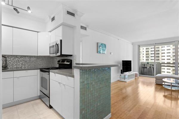 Flamingo South Beach, 1500 Bay Rd #866S, Miami Beach, Florida 33139, image 1