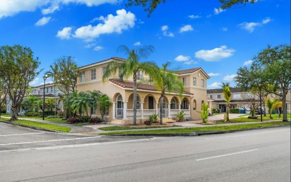 13990 SW 274th Ter, Unincorporated Dade County, Florida 33032, image 1