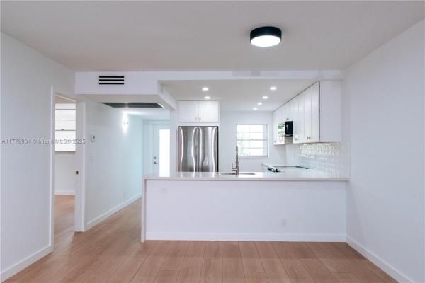 Pine Island Ridge, 9311 Orange Grove Dr #314, Davie, Florida 33324, image 1