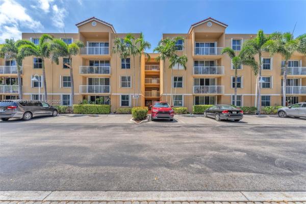 Sheridan Beach Club, 619 E Sheridan St #406, Dania Beach, Florida 33004, image 1