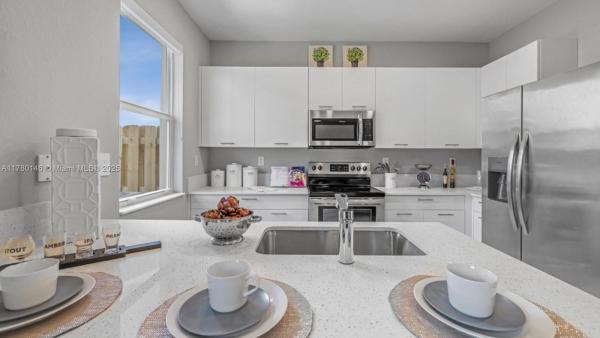 2841 SE 25th Ave, Unincorporated Dade County, Florida 33035, image 3