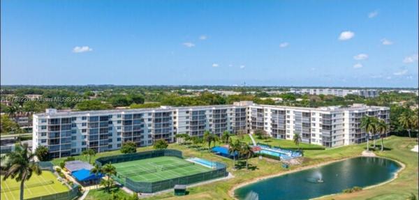 Hollybrook Golf & Tennis Club, 691 S Hollybrook Dr #104, Pembroke Pines, Florida 33025, image 1